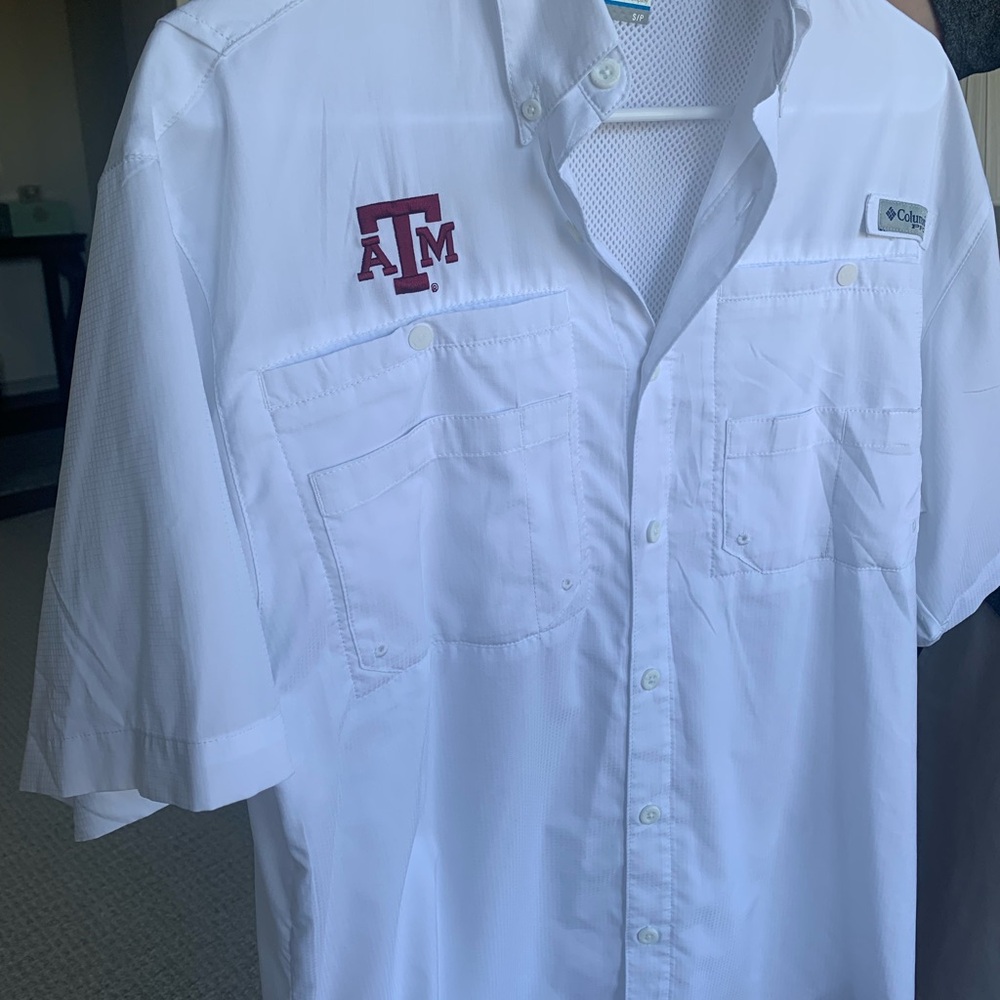 Columbia Tamiami Texas A&M white shirt sleeve men’s shirt.